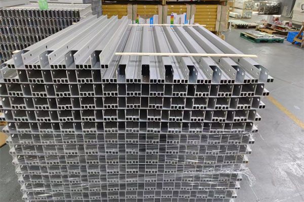 Technological innovation improves quality and reduces costs: Large-scale anodizing technology empowers the high-end upgrade of aluminum profiles for fitness equipment.
